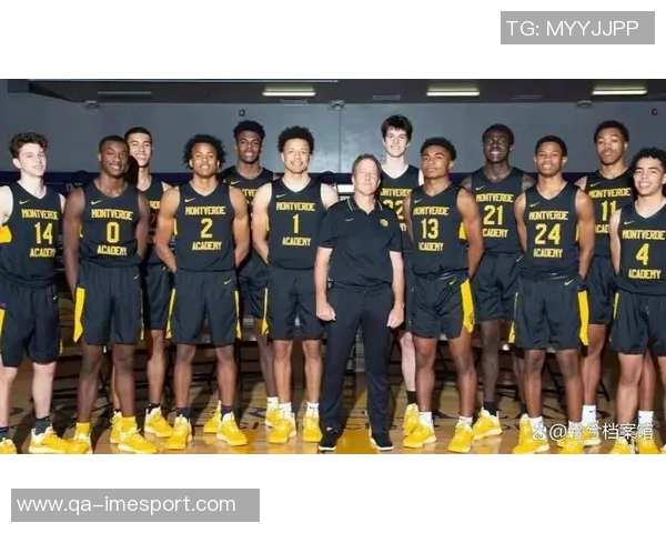 浓眉称赞内姆哈德表现出色落选秀逆袭成球队重要一员 浓眉称赞内姆哈德表现出色落选秀逆袭成球队重要一员