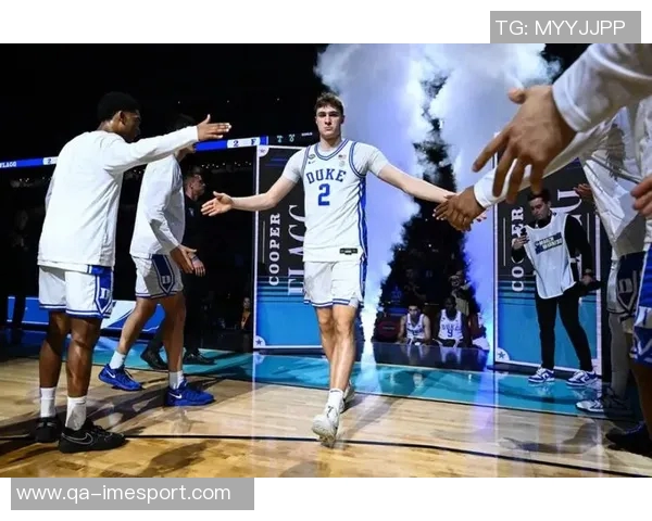 克莱首次替补迎战独行侠拉塞尔首发弗拉格重回三号位调整阵容